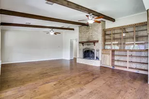 501 Panama Ct, Granbury, TX 76048 - Photo 4