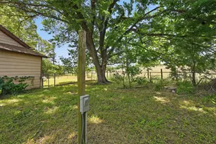 402 S Watson St, Alvarado, TX 76009 - Photo 32