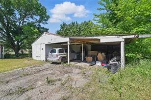 402 S Watson St, Alvarado, TX 76009 - Photo 6