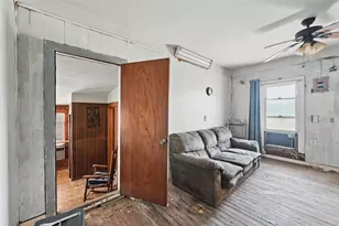 402 S Watson St, Alvarado, TX 76009 - Photo 24