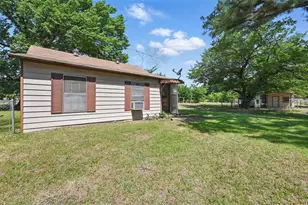 402 S Watson St, Alvarado, TX 76009 - Photo 2