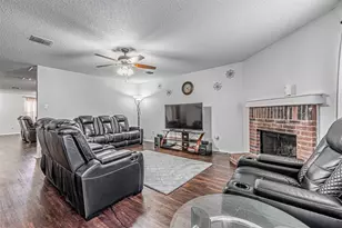 3016 Cesareo Dr, Grand Prairie, TX 75052 - Photo 14