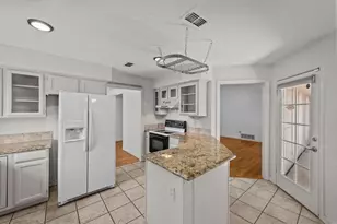 7501 Lake Arrowhead Dr, Fort Worth, TX 76137 - Photo 16