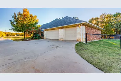 6306 Shadow Valley Drive, Burleson, TX 76028 - Photo 24