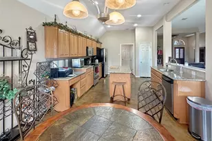 10717 Greenview Ct, Benbrook, TX 76126 - Photo 4