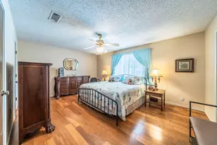 2138 Wellington Dr, Grand Prairie, TX 75051 - Photo 16