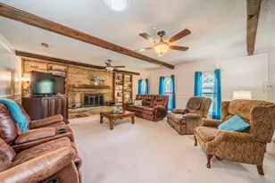 2138 Wellington Dr, Grand Prairie, TX 75051 - Photo 6