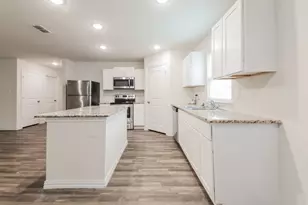 304 Outboard Dr, Gun Barrel City, TX 75156 - Photo 8