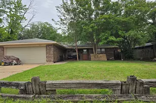 909 McKinney Ave, Princeton, TX 75407 - Photo 4