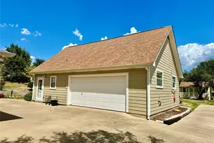 1407 Lady Amber Ln, Granbury, TX 76049 - Photo 34