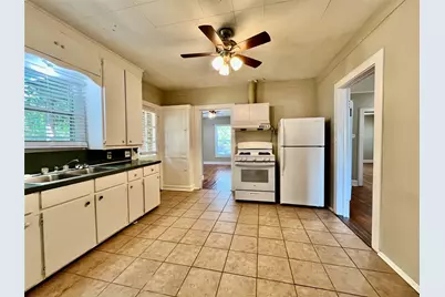 701 W Sycamore Street, Denton, TX 76201 - Photo 6