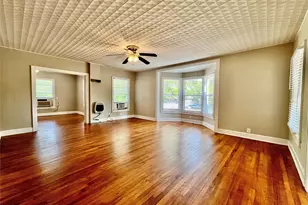 701 W Sycamore St, Denton, TX 76201 - Photo 1