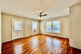 701 W Sycamore St, Denton, TX 76201 - Photo 8