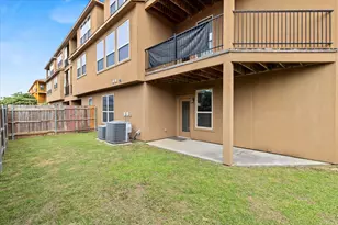 2660 Venice Dr, Grand Prairie, TX 75054 - Photo 32