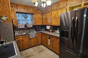 517 An County Rd 147, Palestine, TX 75801 - Photo 16