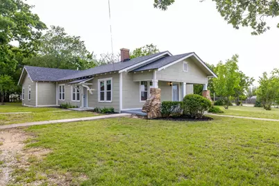 711 Fannin Street, Nocona, TX 76255 - Photo 2
