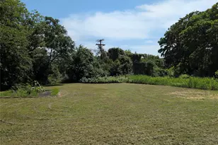 212 E Ellen Ave, Hurst, TX 76053 - Photo 1