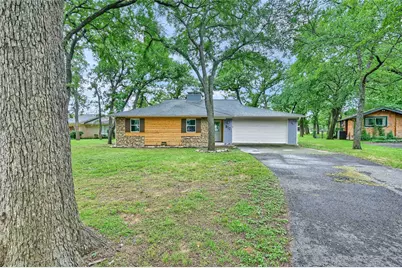 912 Kiowa Drive W, Lake Kiowa, TX 76240 - Photo 1