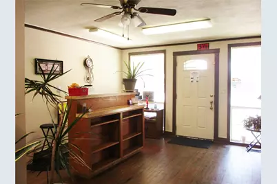103 E Denison Avenue, Bonham, TX 75418 - Photo 4