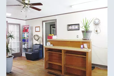 103 E Denison Avenue, Bonham, TX 75418 - Photo 6
