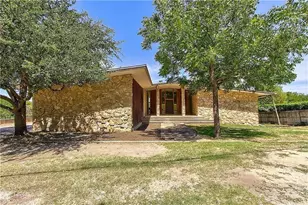 4208 Shore Front Dr, Fort Worth, TX 76135 - Photo 2