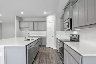 1155 Keystone Dr, Granbury, TX 76048 - Photo 4