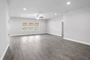 1155 Keystone Dr, Granbury, TX 76048 - Photo 10