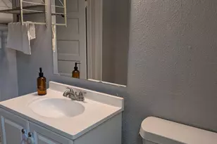 325 Virginia Ave, Waxahachie, TX 75165 - Photo 10