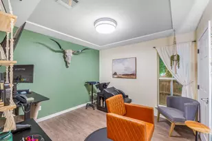 161 Columbia St, Cleburne, TX 76031 - Photo 12