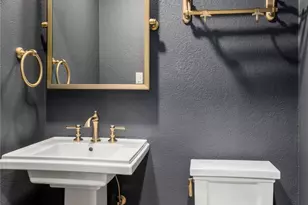 9916 Sandalwood Dr, Woodway, TX 76712 - Photo 20