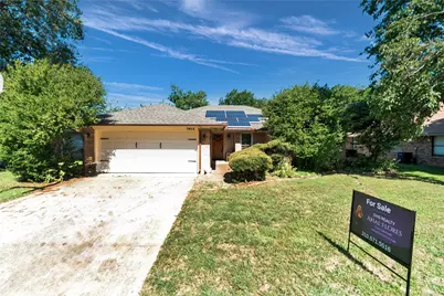 7612 Creekmoore Drive, Fort Worth, TX 76133 - Photo 1