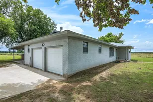 1411 Parker Dairy Rd, Alvord, TX 76225 - Photo 30