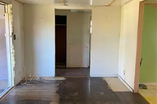 303 Pecan St, Bardwell, TX 75101 - Photo 1