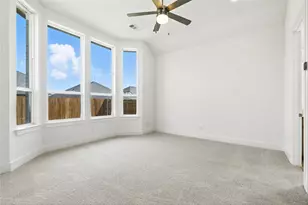 541 Lockhart St, Waxahachie, TX 75165 - Photo 10