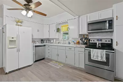 211 S Wickham Street, Alvord, TX 76225 - Photo 10