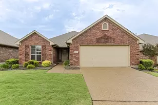 131 Crestridge Dr, Cedar Hill, TX 75104 - Photo 2
