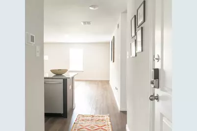 1113 N 10th Street, Waco, TX 76707 - Photo 4