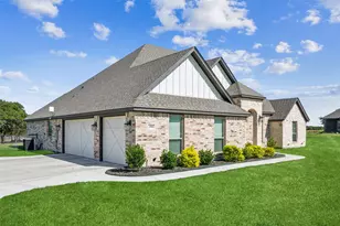 1308 Green Ridge Rd, Weatherford, TX 76085 - Photo 2