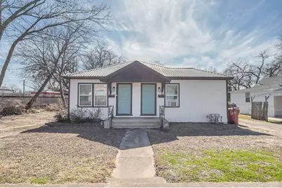713 Sam Rayburn W, Bonham, TX 75418 - Photo 2