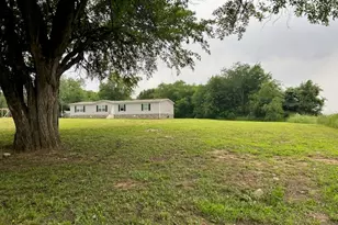271 Co Rd 3604, Saltillo, TX 75478 - Photo 2
