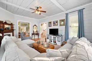 756 W 3rd Ave, Corsicana, TX 75110 - Photo 10