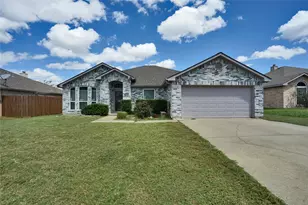 2020 Southwood Trail, Grand Prairie, TX 75052 - Photo 2