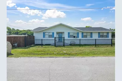 707 Washington Street, Ennis, TX 75119 - Photo 1