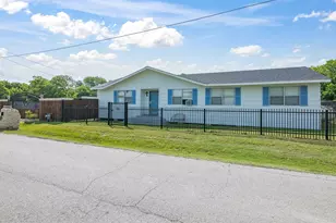 707 Washington St, Ennis, TX 75119 - Photo 2