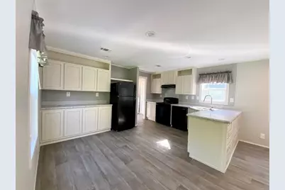 329 Capricorn Drive, Granbury, TX 76049 - Photo 4