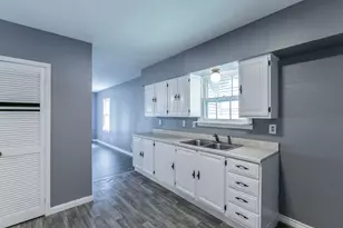 901 E Walnut St, Hillsboro, TX 76645 - Photo 8