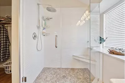 1721 Creekpoint Drive, Lewisville, TX 75067 - Photo 14