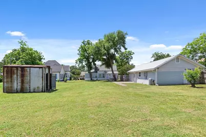 413 Houghton Avenue, Marlin, TX 76661 - Photo 30
