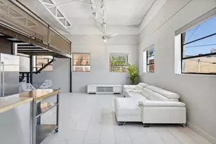 215 N Walton St, Dallas, TX 75226 - Photo 14