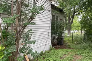 205 S Carpenter St, Mart, TX 76664 - Photo 2